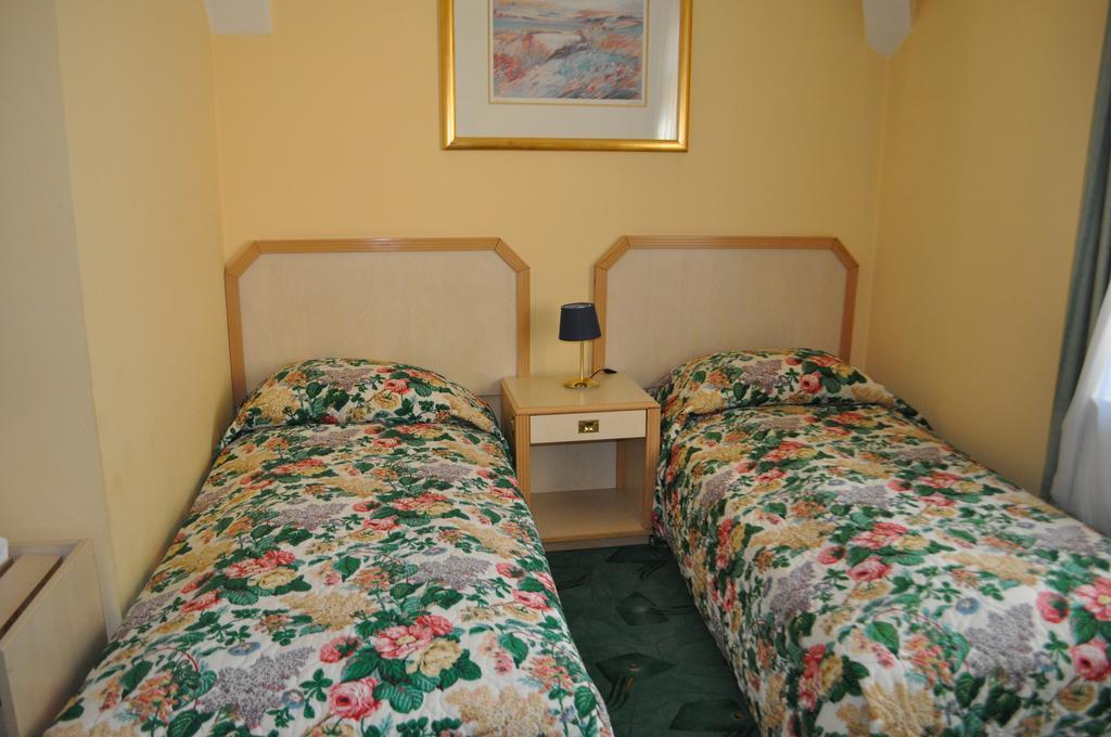 Pensiunea Micsunica Sinaia Zimmer foto